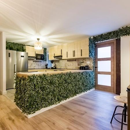 Santo - Coworking - Coliving - Madrid Hostel Buitenkant foto