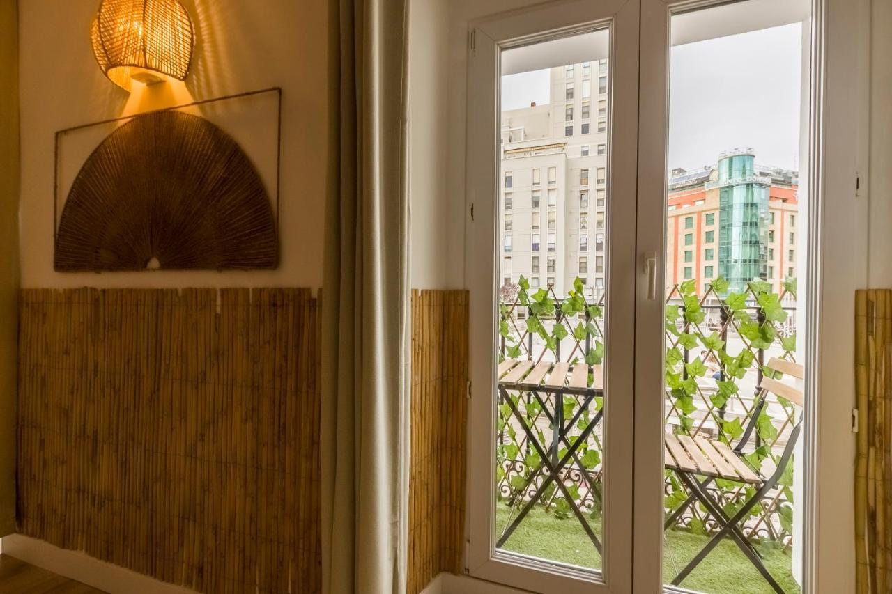 Santo - Coworking - Coliving - Madrid Hostel Buitenkant foto