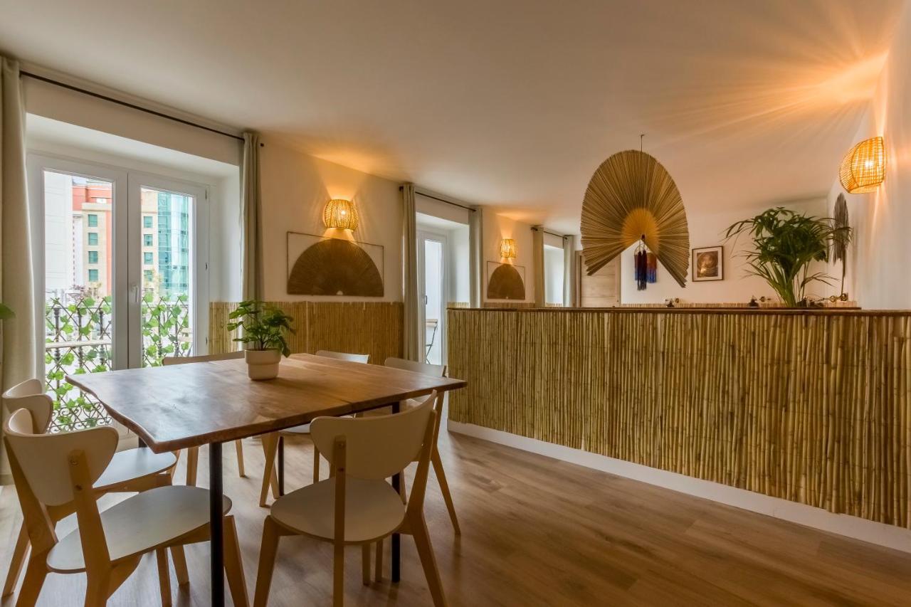 Santo - Coworking - Coliving - Madrid Hostel Buitenkant foto